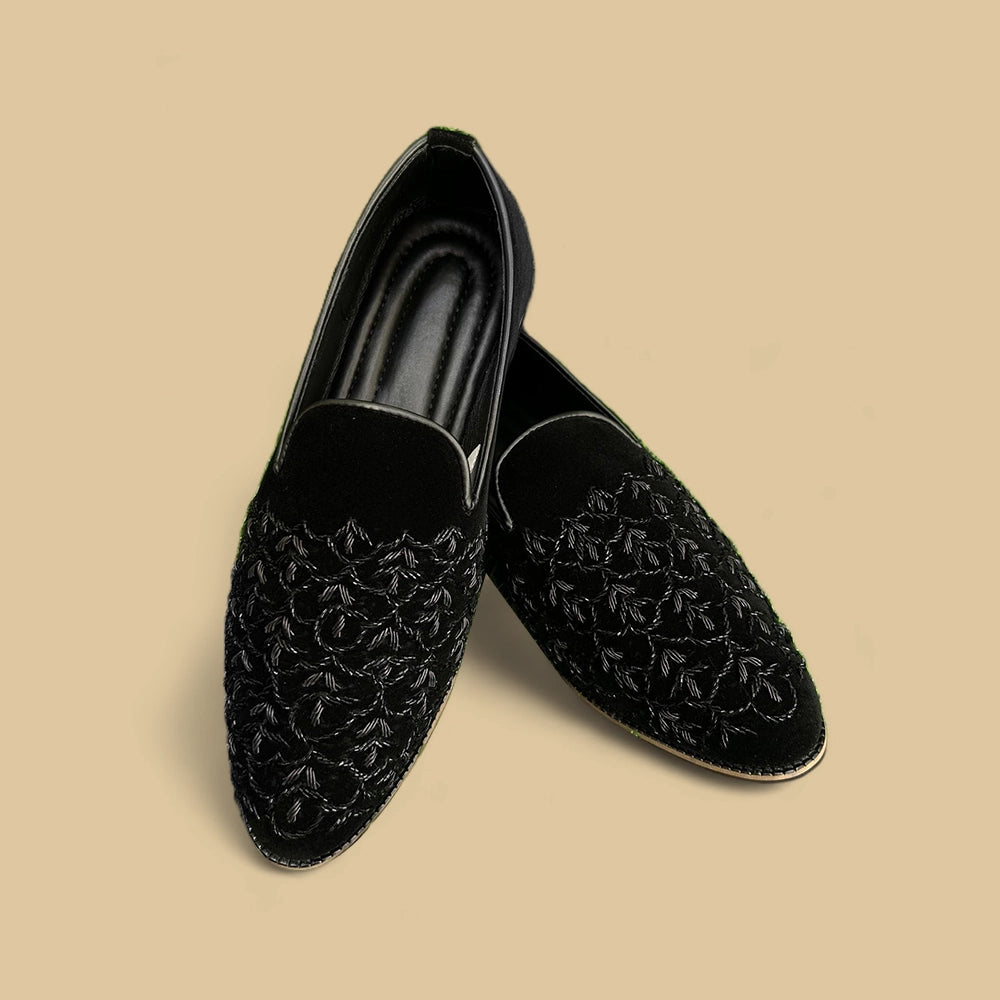 Midnight Velvet Embroidered Mojdi