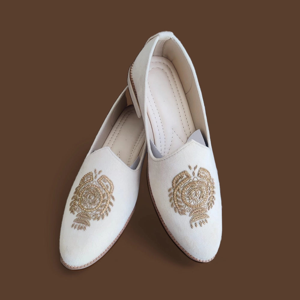 Regal White & Gold Handcrafted Mojdi