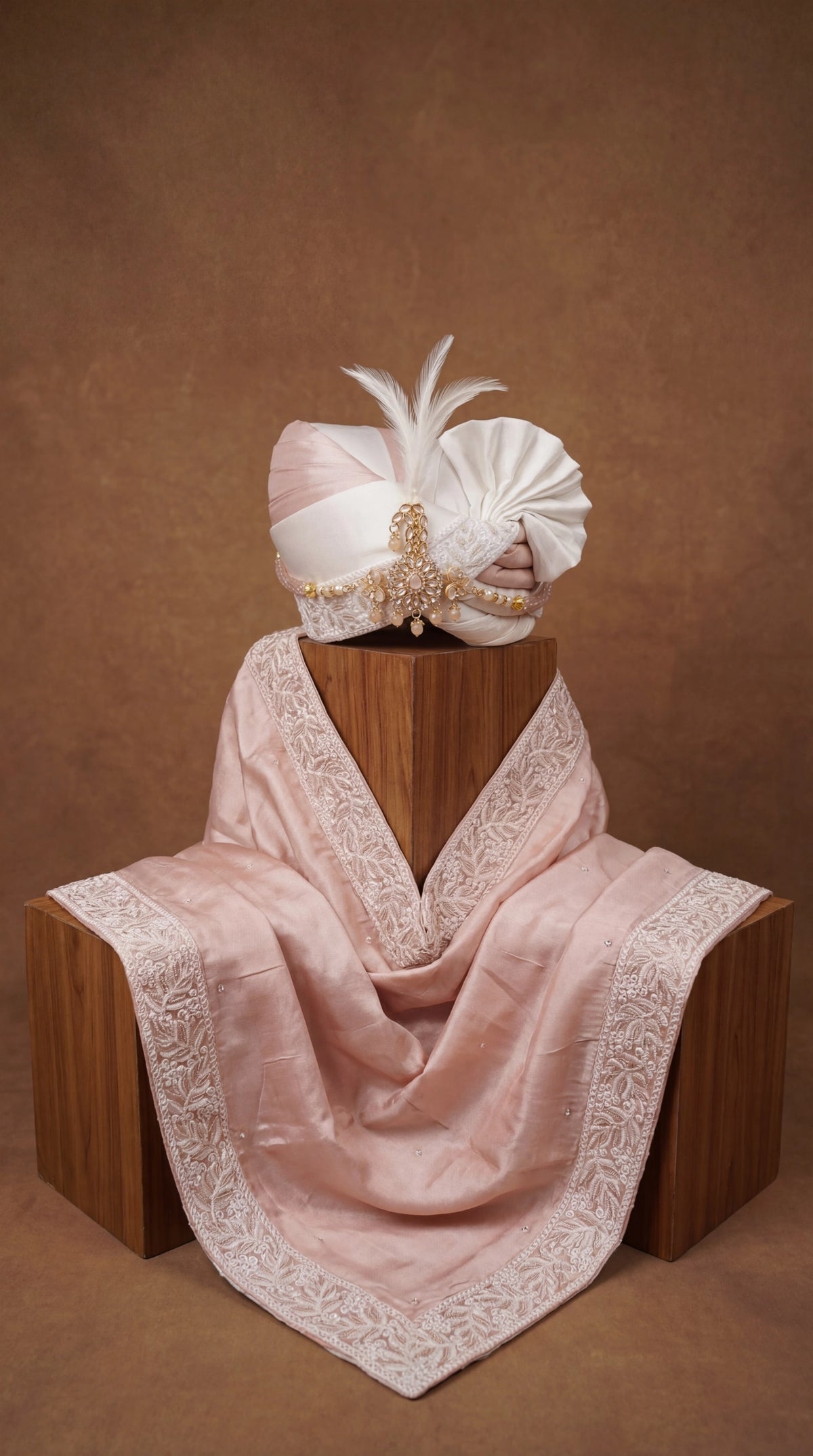 Ivory Color Safa Blush Ivory Groom Safa with Feather Detail & Embroidered Stole ...