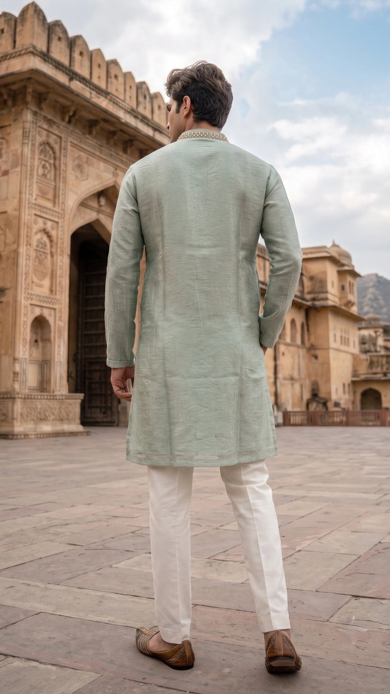 Men's Pastel Green Silk Blend Festive Kurta with Intricate Neck Detailing