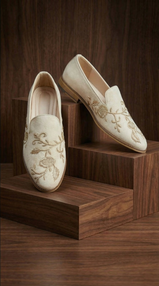 Ivory Zari Bloom Mojdi for Men | Dresswala NX Ethnic Mojdi Shoes